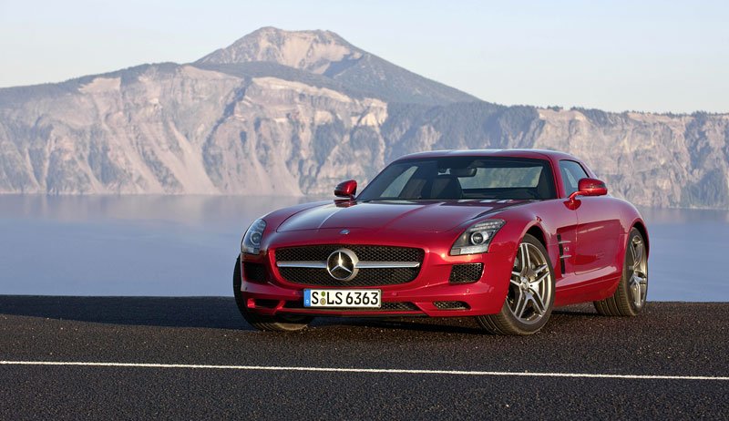 Mercedes-Benz SLS