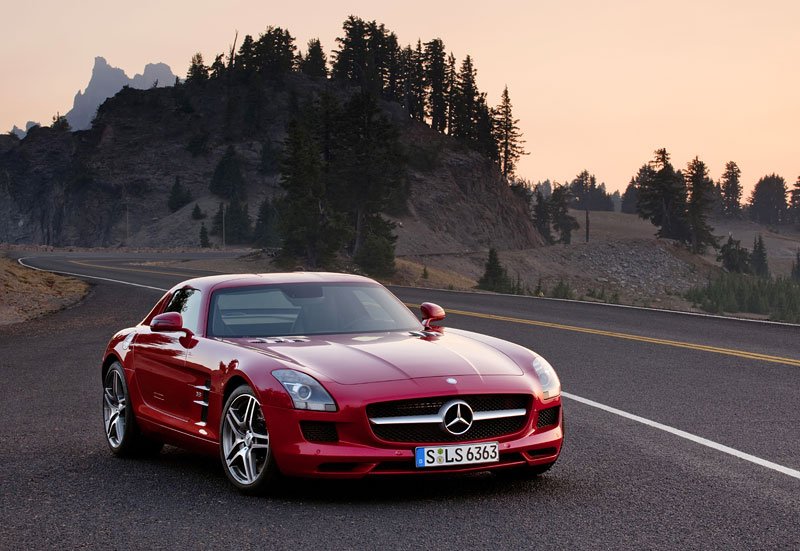 Mercedes-Benz SLS