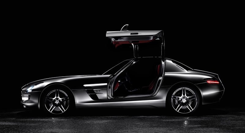 Mercedes-Benz SLS