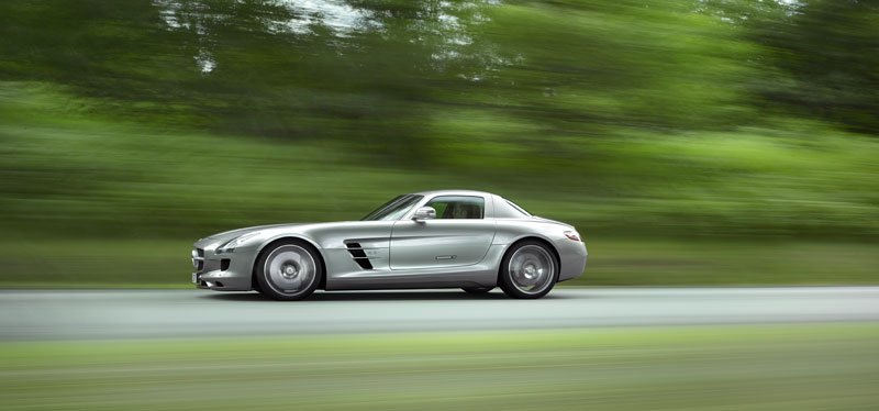 Mercedes-Benz SLS