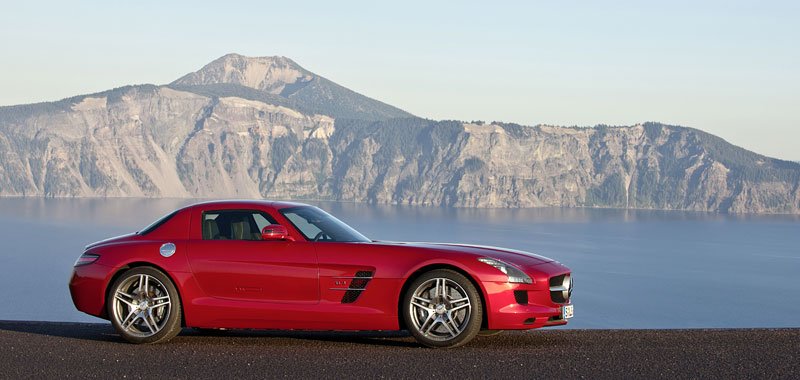 Mercedes-Benz SLS