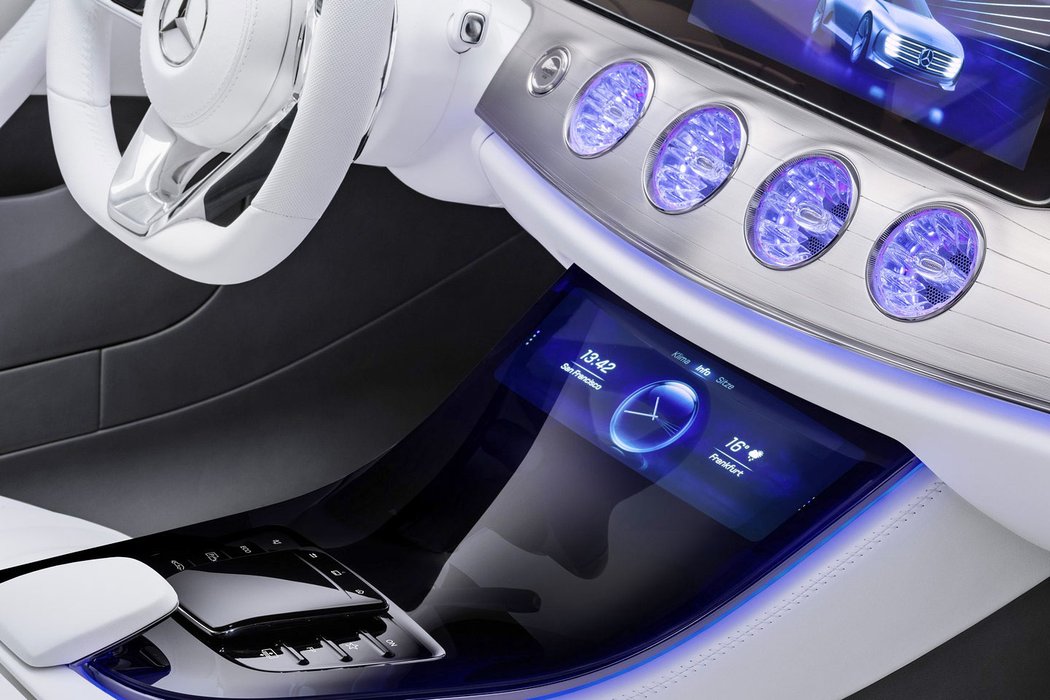 Mercedes-Benz Concept IAA