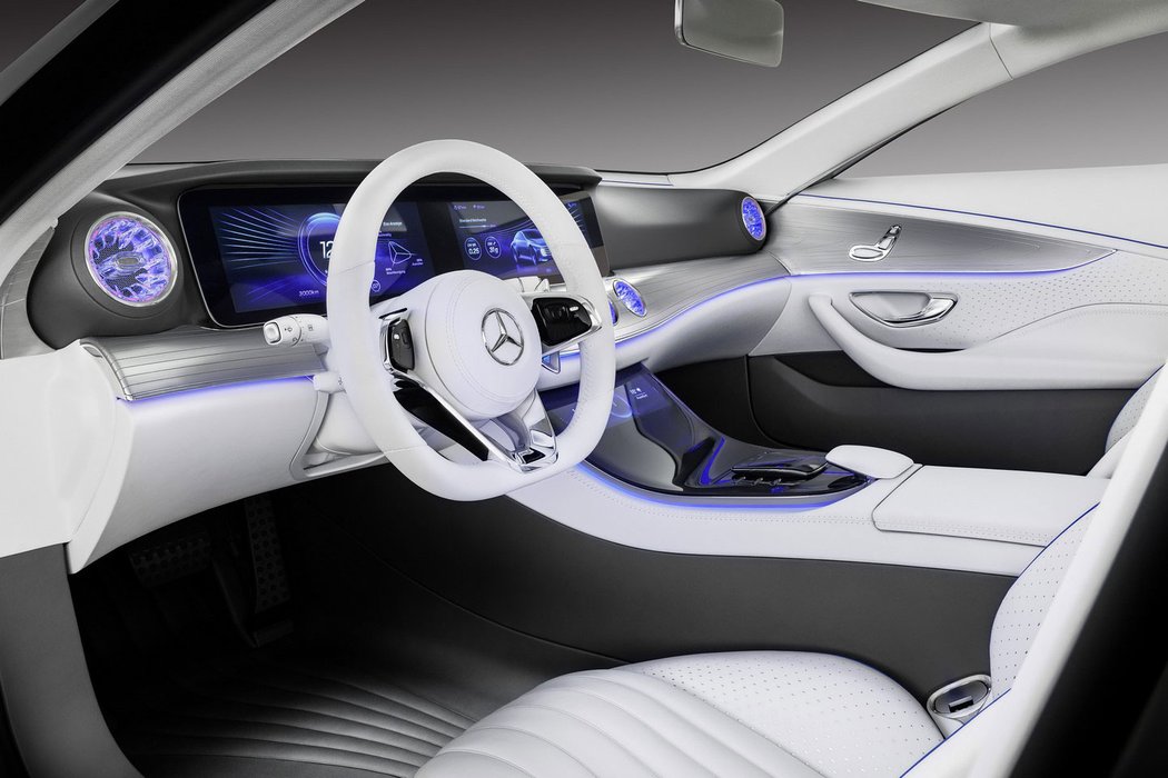 Mercedes-Benz Concept IAA