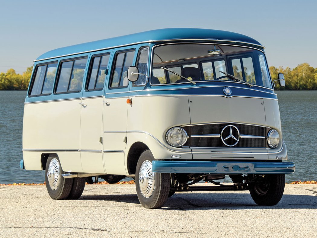 Mercedes-Benz O 319