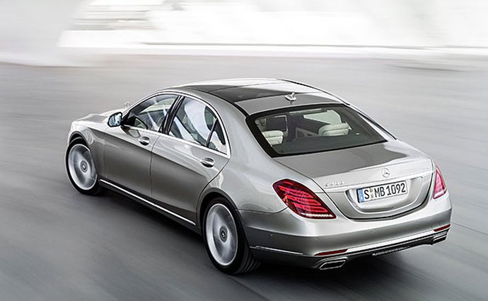 Mercedes-Benz přidává směny, aby pokryl poptávku po nových modelech