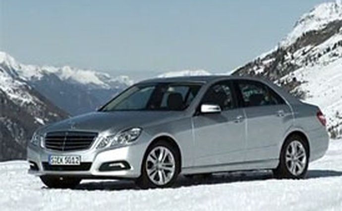 Video: Mercedes-Benz E 4MATIC – S pohonem všech kol na sněhu
