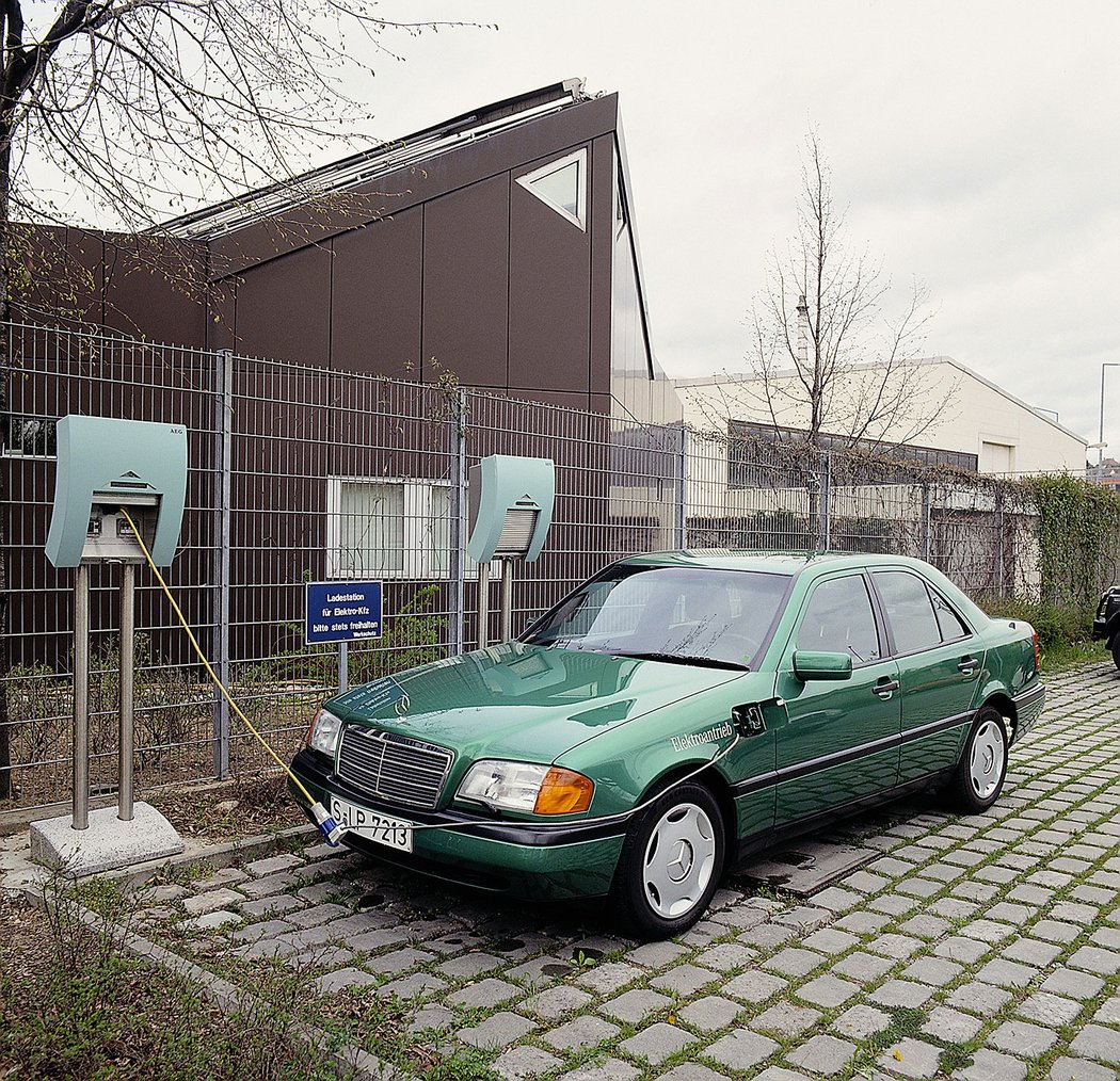 Mercedes-Benz 190