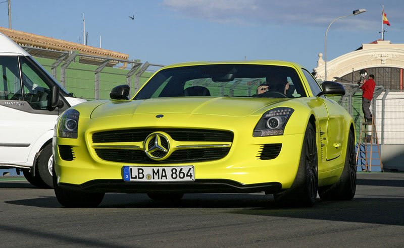 Mercedes-Benz SLS