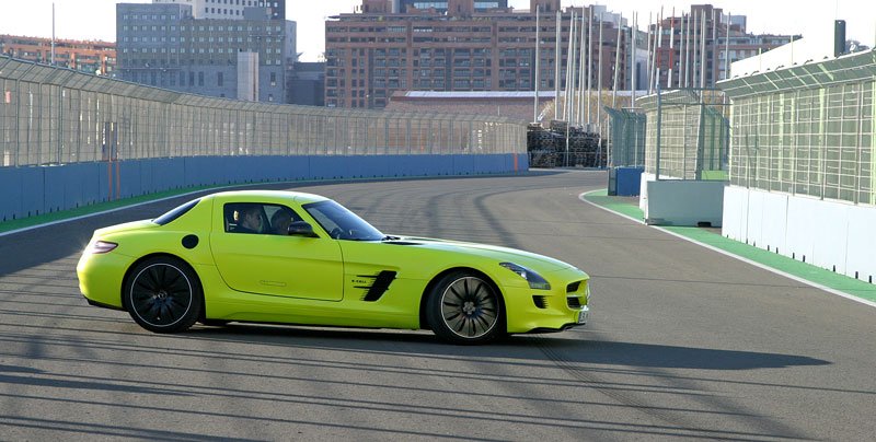 Mercedes-Benz SLS