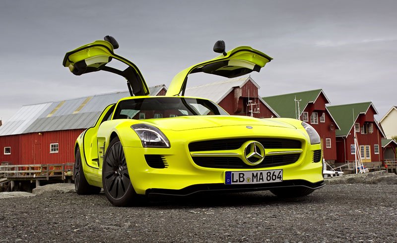 Mercedes-Benz SLS