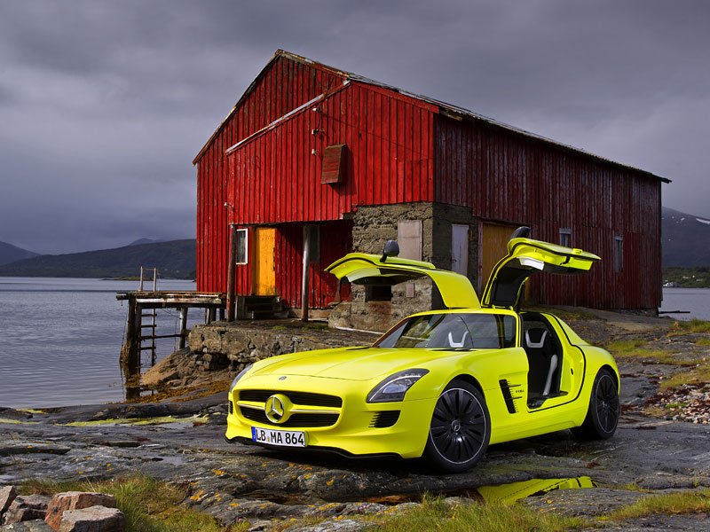 Mercedes-Benz SLS