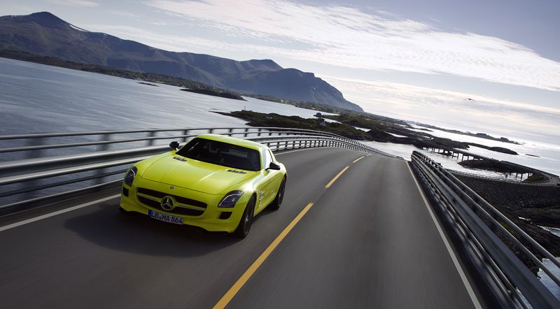 Mercedes-Benz SLS