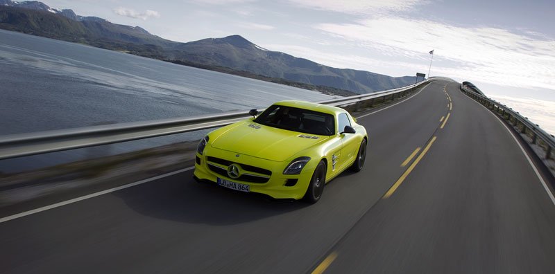 Mercedes-Benz SLS