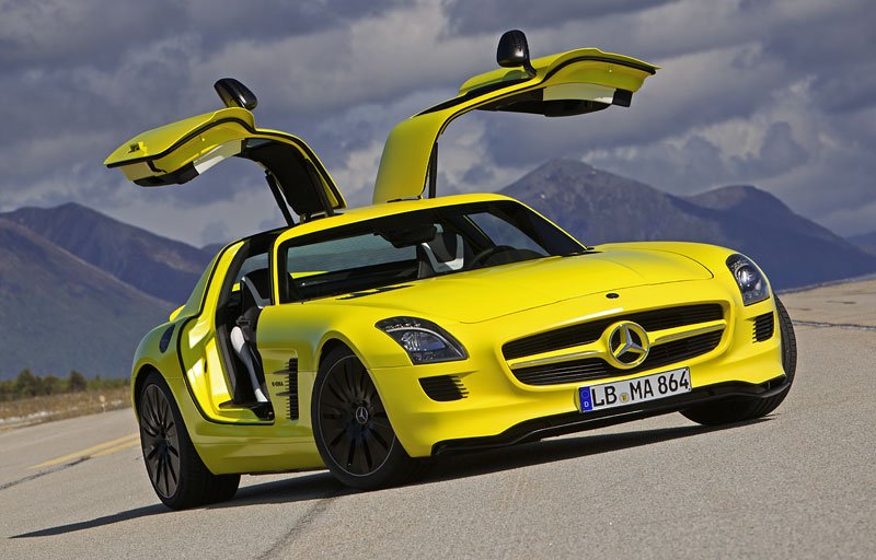 Mercedes-Benz SLS