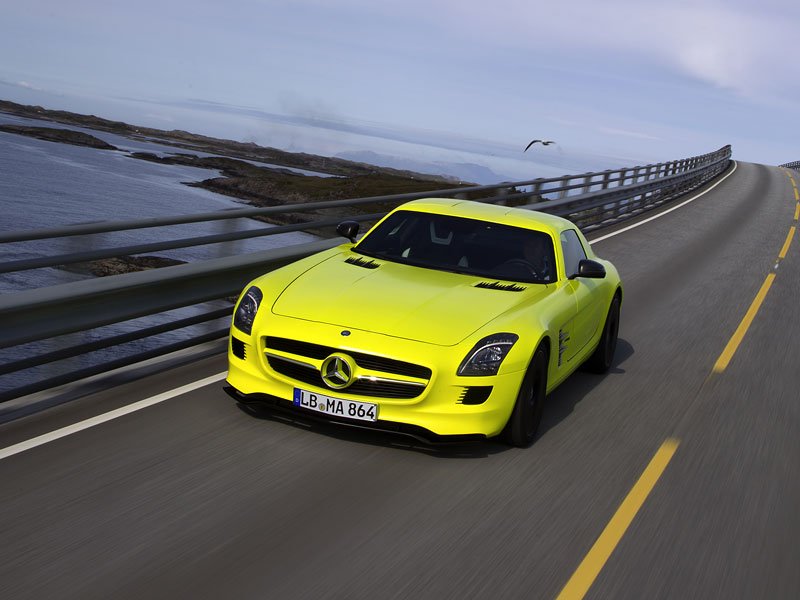 Mercedes-Benz SLS