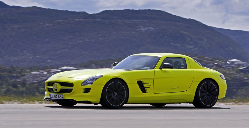 Mercedes-Benz SLS