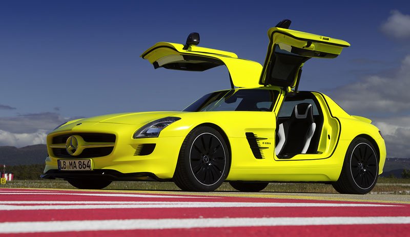 Mercedes-Benz SLS