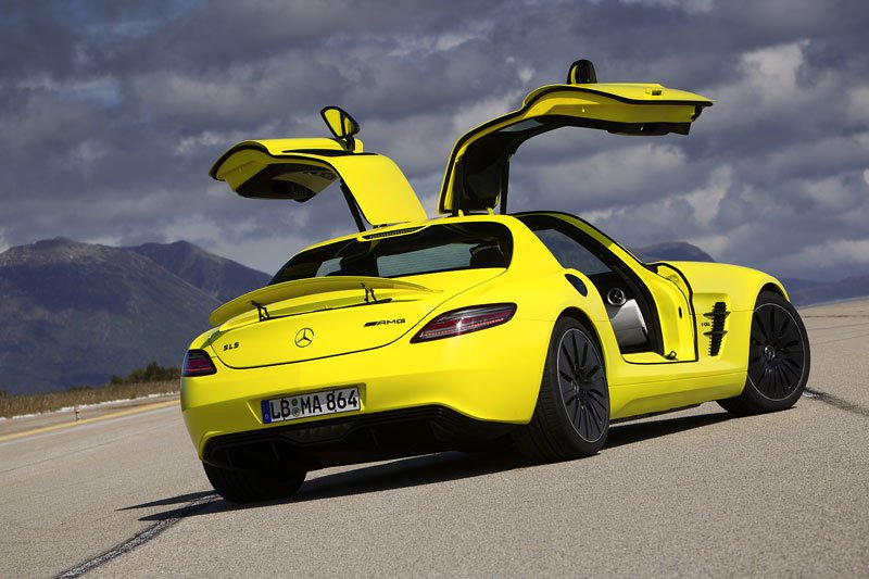 Mercedes-Benz SLS