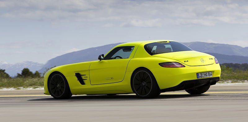 Mercedes-Benz SLS