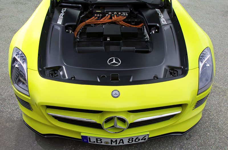 Mercedes-Benz SLS