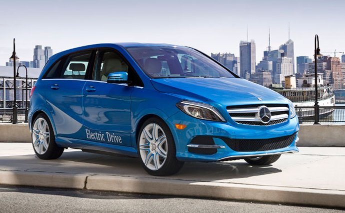 Daimler použije tříválce hlavně u kompaktních hybridů