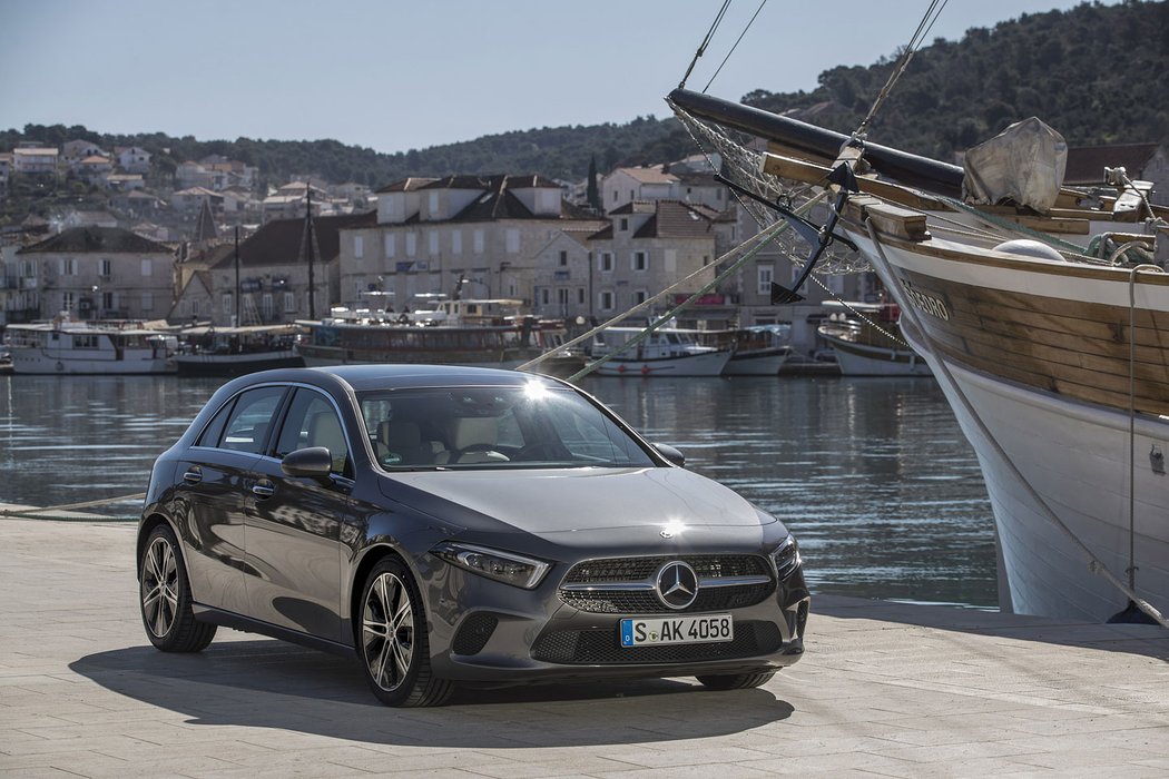 Mercedes Benz A180d Mountain Grey