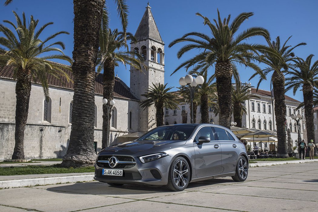 Mercedes Benz A180d Mountain Grey