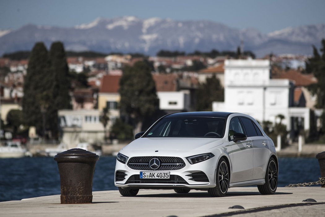 Mercedes Benz A200 Digital White