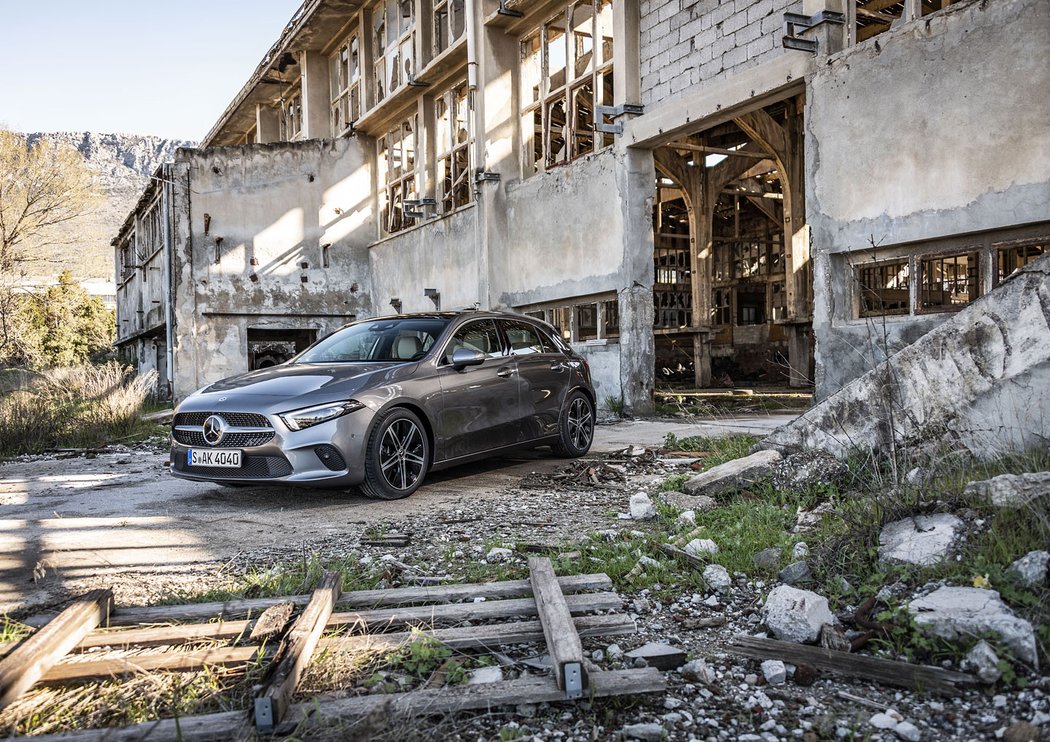 Mercedes Benz A200 Mountain Grey