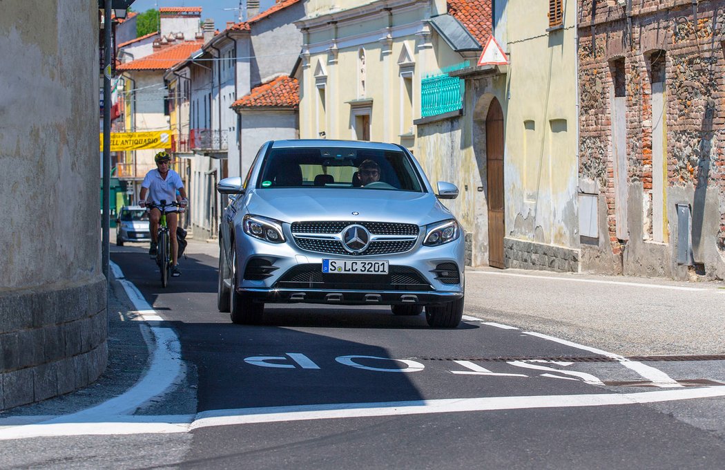 mercedesbenz jizdnidojmy premioveznacky strednitrida crossover