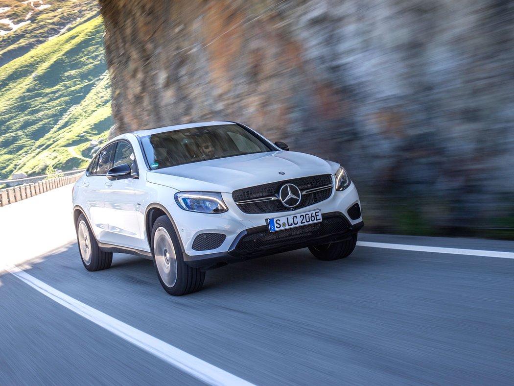 mercedesbenz jizdnidojmy premioveznacky strednitrida crossover