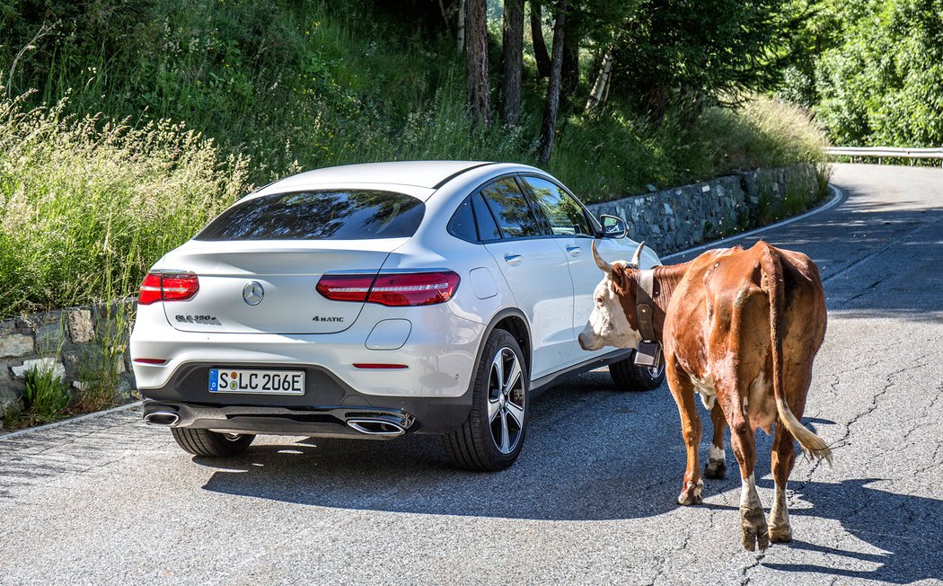 mercedesbenz jizdnidojmy premioveznacky strednitrida crossover