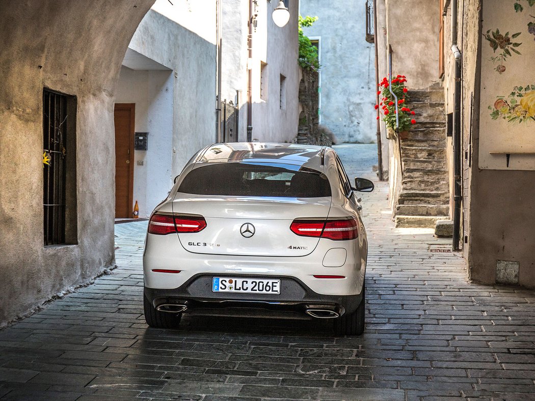 mercedesbenz jizdnidojmy premioveznacky strednitrida crossover