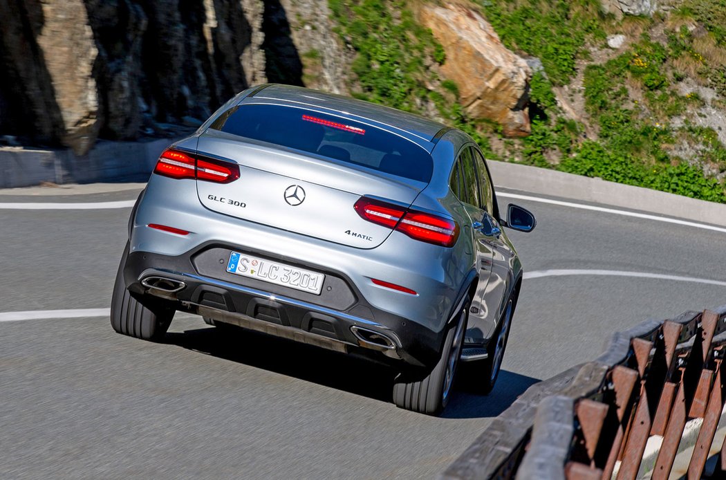 mercedesbenz jizdnidojmy premioveznacky strednitrida crossover