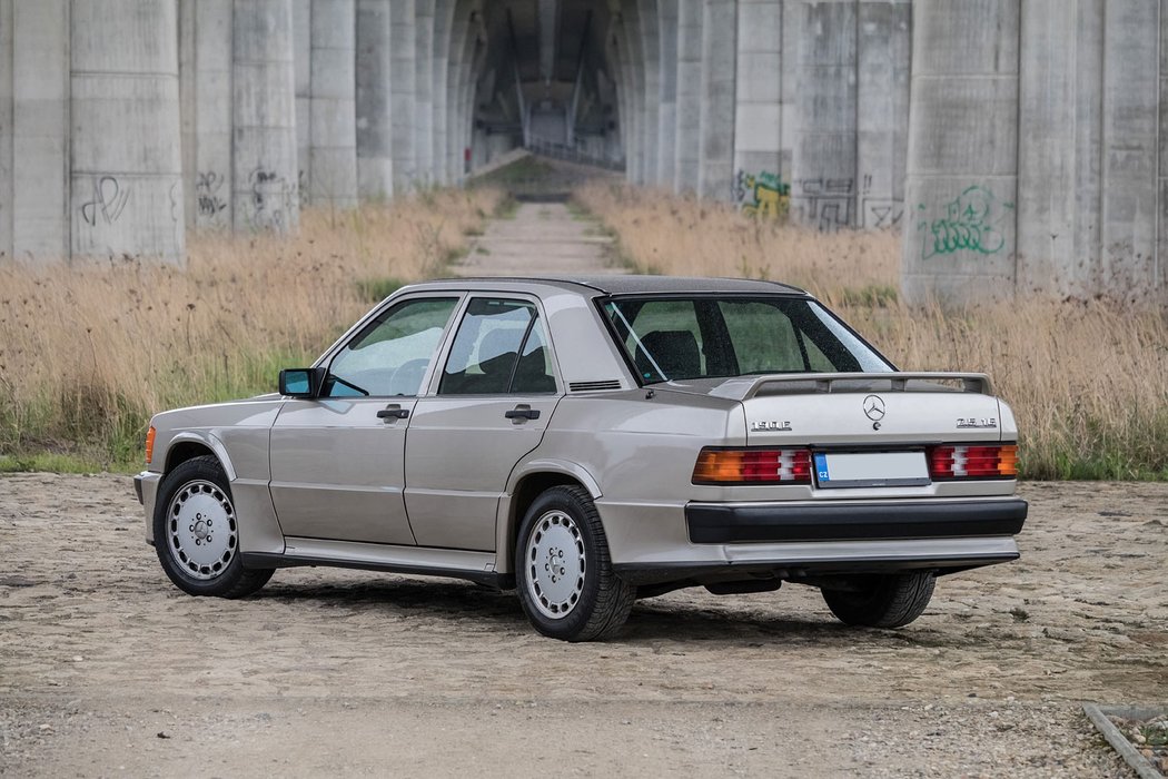 Mercedes-Benz 190