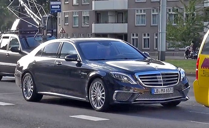 Video: Mercedes-Benz S 65 AMG spatřen bez maskování
