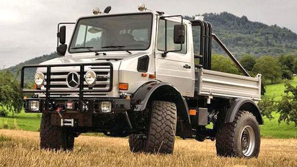 Mercedes-Benz Unimog Arnolda Schwarzeneggera stále hledá majitele