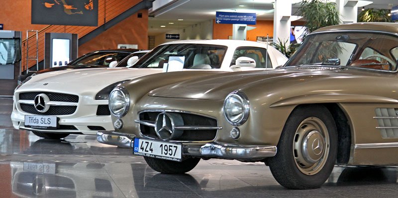 Mercedes-Benz 300 SL a SLS AMG - Setkání v Praze