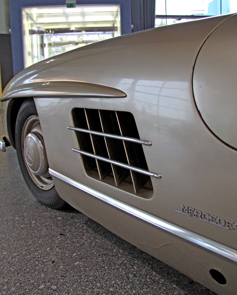 Mercedes-Benz 300 SL a SLS AMG - Setkání v Praze