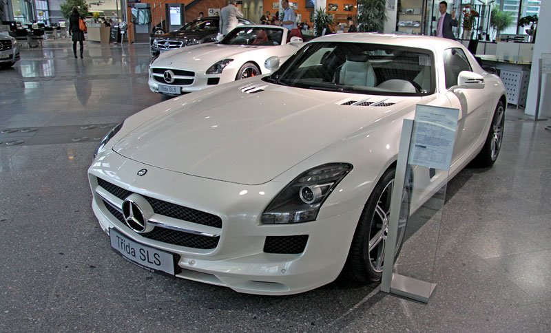 Mercedes-Benz SLS