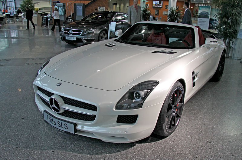 Mercedes-Benz SLS