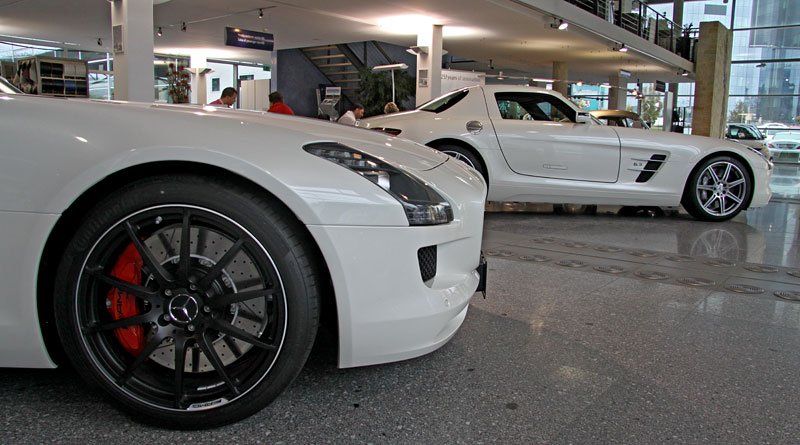 Mercedes-Benz 300 SL a SLS AMG - Setkání v Praze