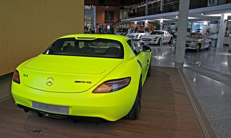 Mercedes-Benz 300 SL a SLS AMG - Setkání v Praze