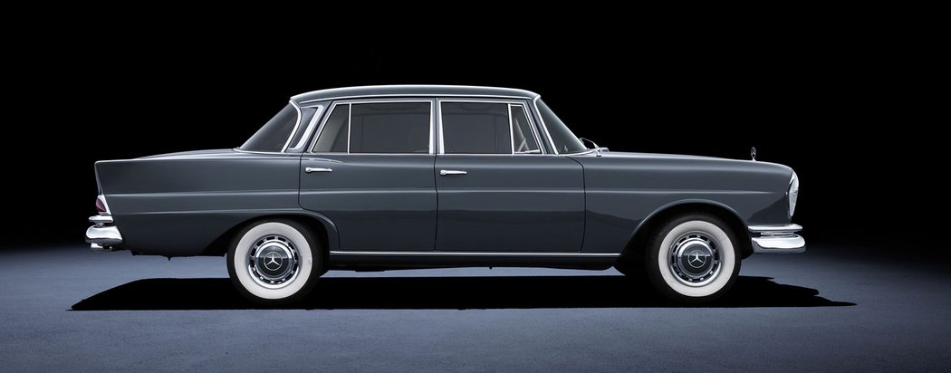 Mercedes-Benz 220 SE (1964)
