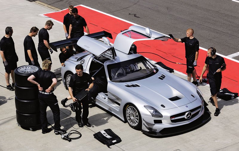 Mercedes-Benz SLS