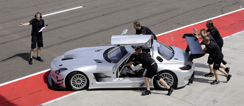 Mercedes-Benz SLS