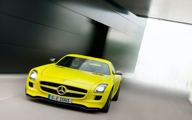 Mercedes-Benz SLS