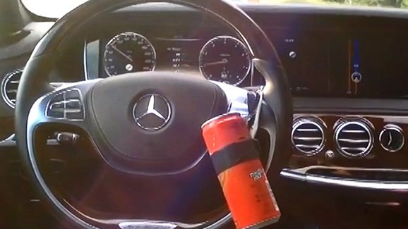 Video: Mercedes-Benz S umí řídit zcela sám, stačí přidat závaží