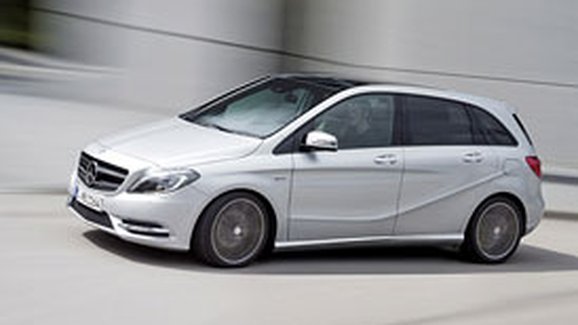 Video: Mercedes-Benz B – Jízda a prohlídka karoserie i interiéru
