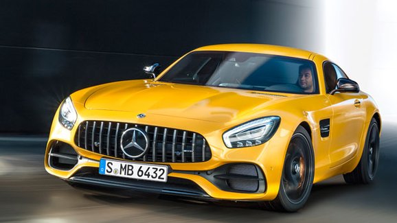 Mercedes-AMG GT C i jako kupé a modernizace ostatních členů rodiny